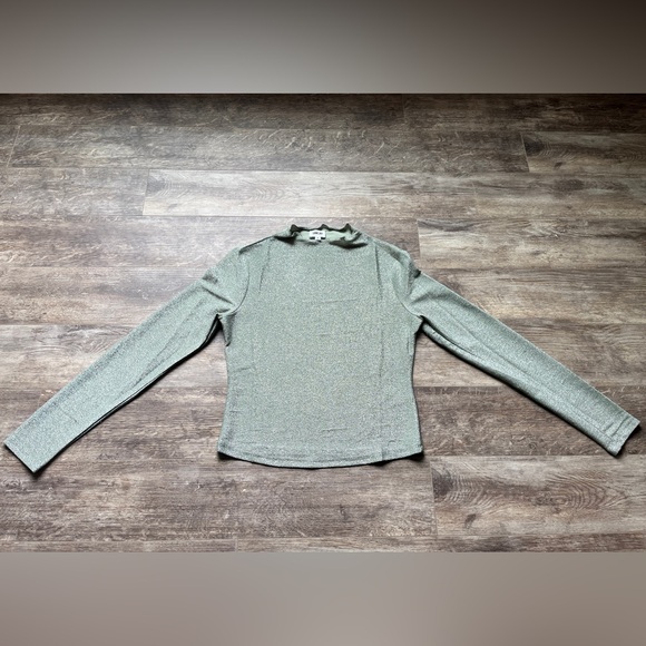 LANE 201 Light green cropped shirt size Medium - Picture 2 of 5